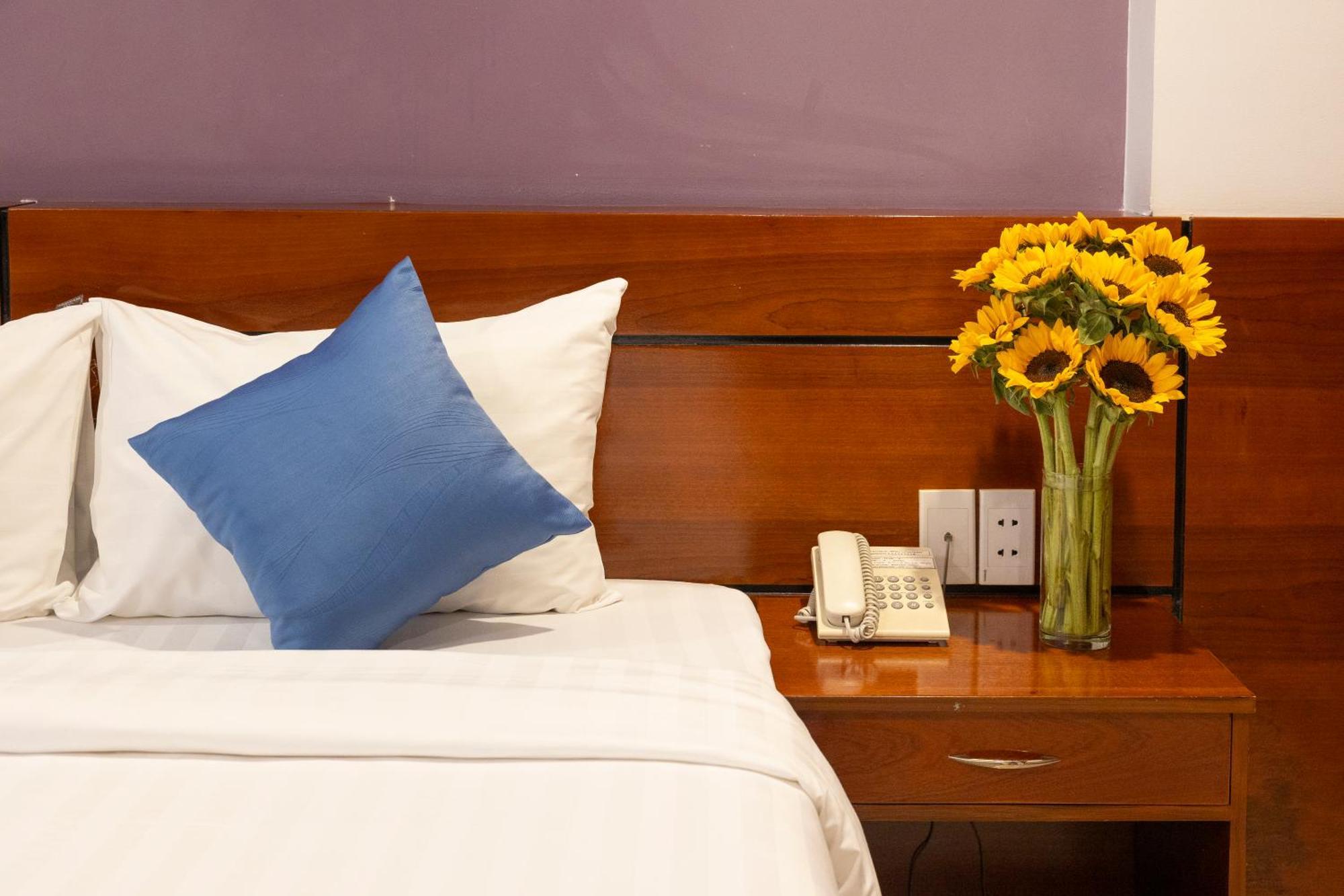 White Lotus Hotel Saigon Ho Chi Minh City Exterior photo